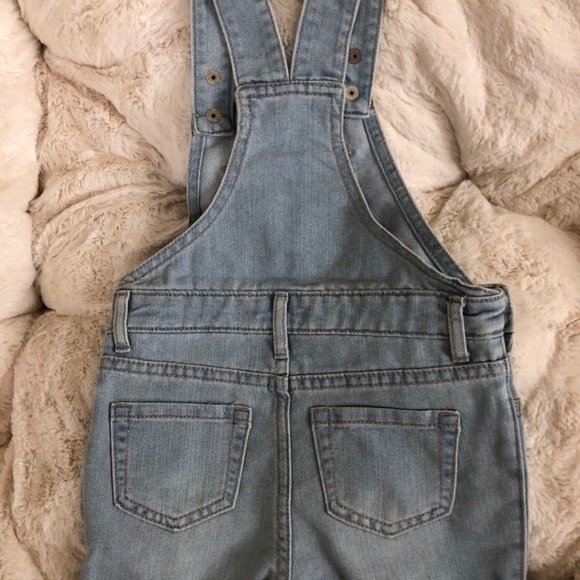 Girls denim overalls. - Picture 3 of 4